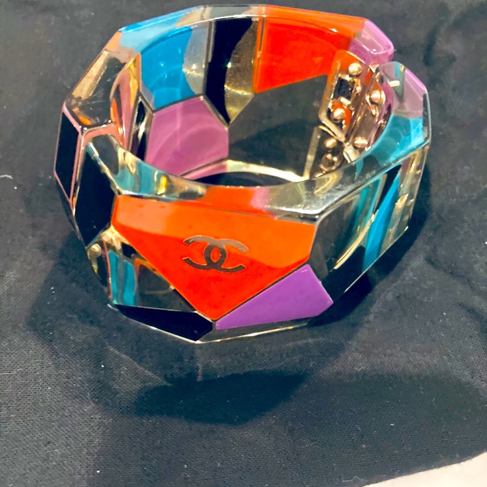 Chanel 07A Large  Faceted CC Lucite  Cuff Bracelet